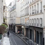 Havre Moderne Pres Du Centre Pompidou - Le Marais
